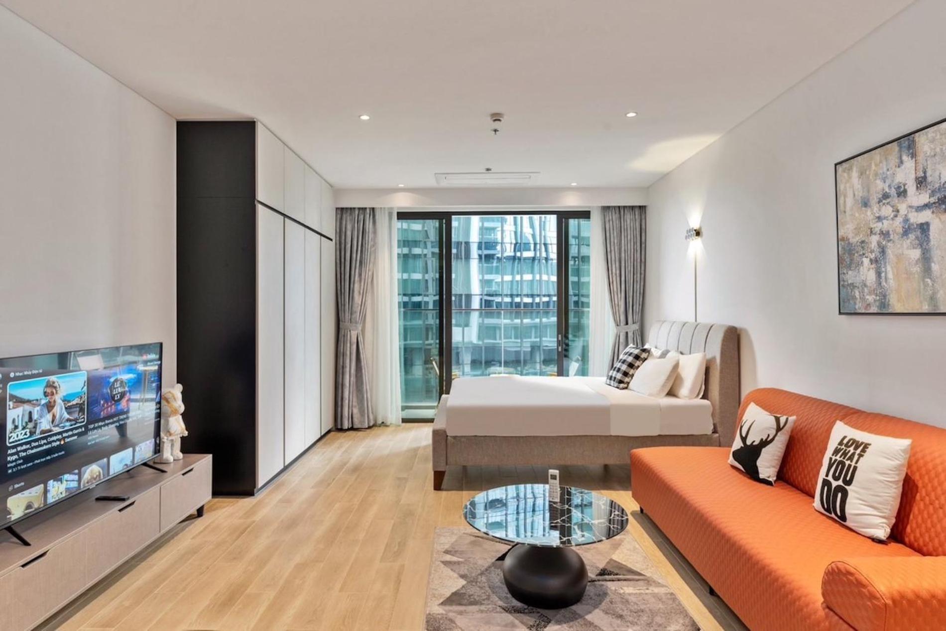The Metropole -Complex "Opera, Crest, Galleria " -Free Pool-Gym-Sauna Room-Yoga Room Хошимин Экстерьер фото
